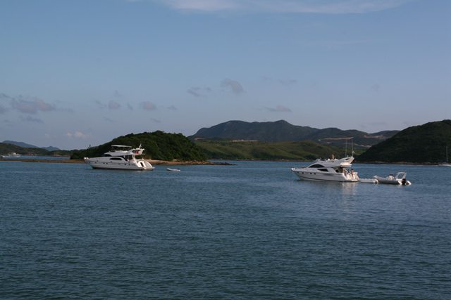 1-201110152U3520.jpg