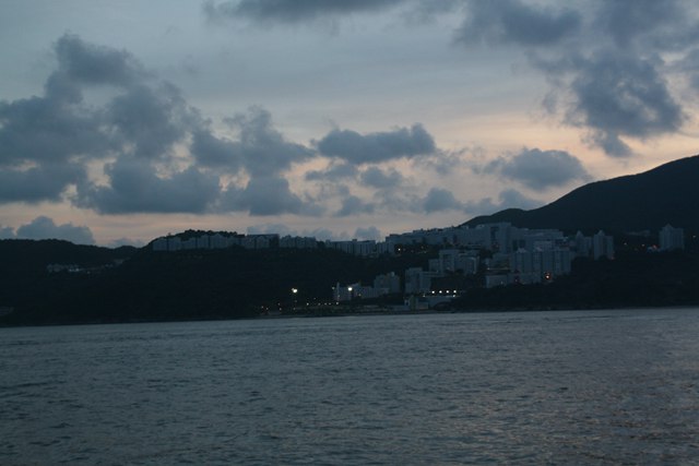 2-2011121I210U6.jpg