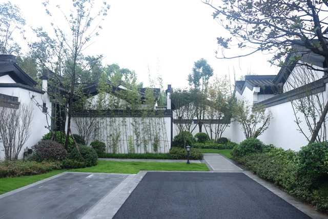 2-20111G43543D8.jpg