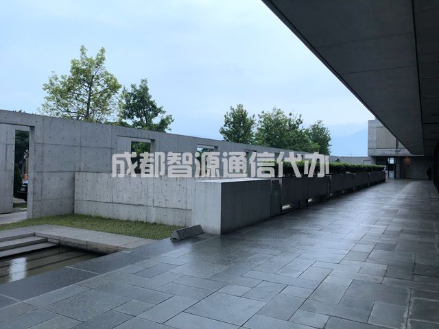 1-21011GG641L0.JPG